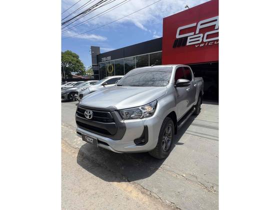 TOYOTA HILUX 2.8 D-4D TURBO DIESEL CD SR 4X4 AUTOMÁTICO TOYOTA HILUX 2.8 D-4D TURBO DIESEL CD SR 4X4 AUTOMÁTICO